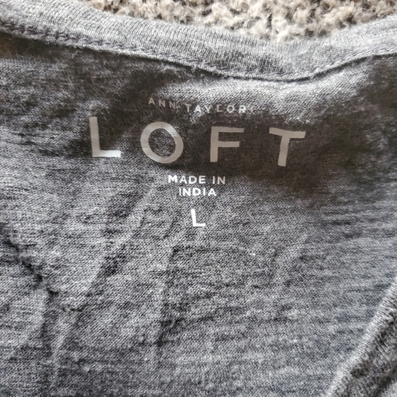 Women's Ann Taylor Loft grey super soft petal Sleeve cold shoulder - Picture 3 of 3